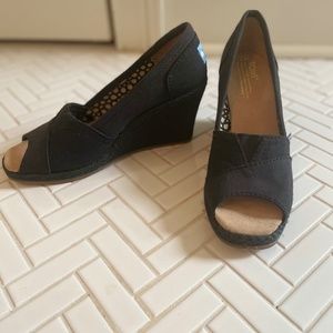 Toms Black Canvas Wedges 7